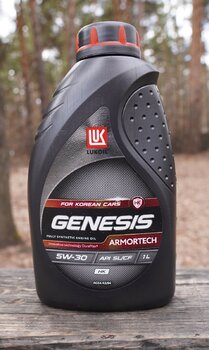 Lukoil Genesis Armortech HK 5W-30 1.JPG